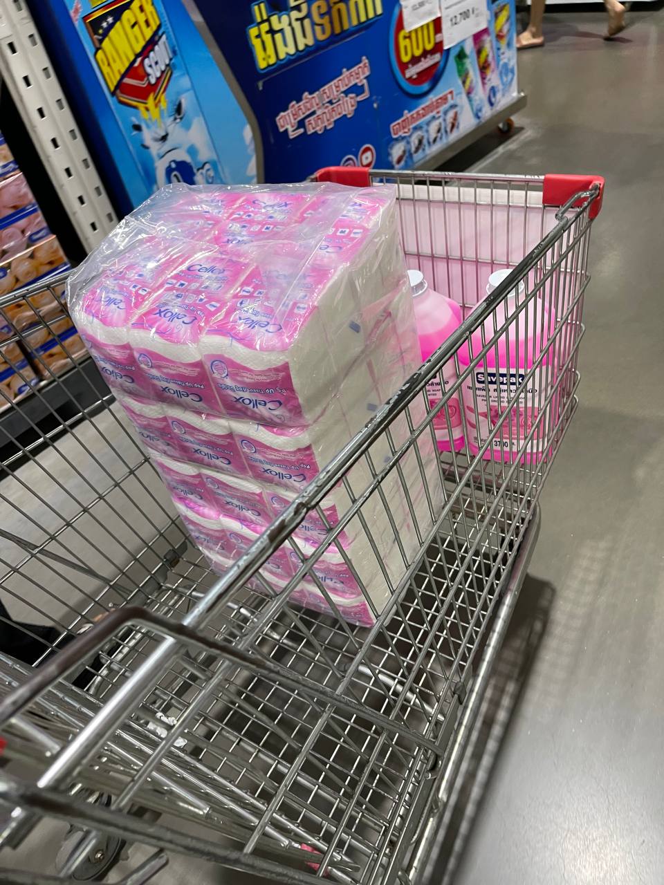 Modern Trade Distribution of Cellox and Hygienist Products by BJC at Makro Cambodia 12 Dec - Image 31